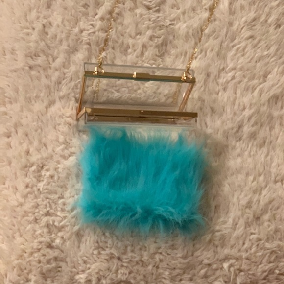Clear Hard shell purse with fur inside - Picture 5 of 7